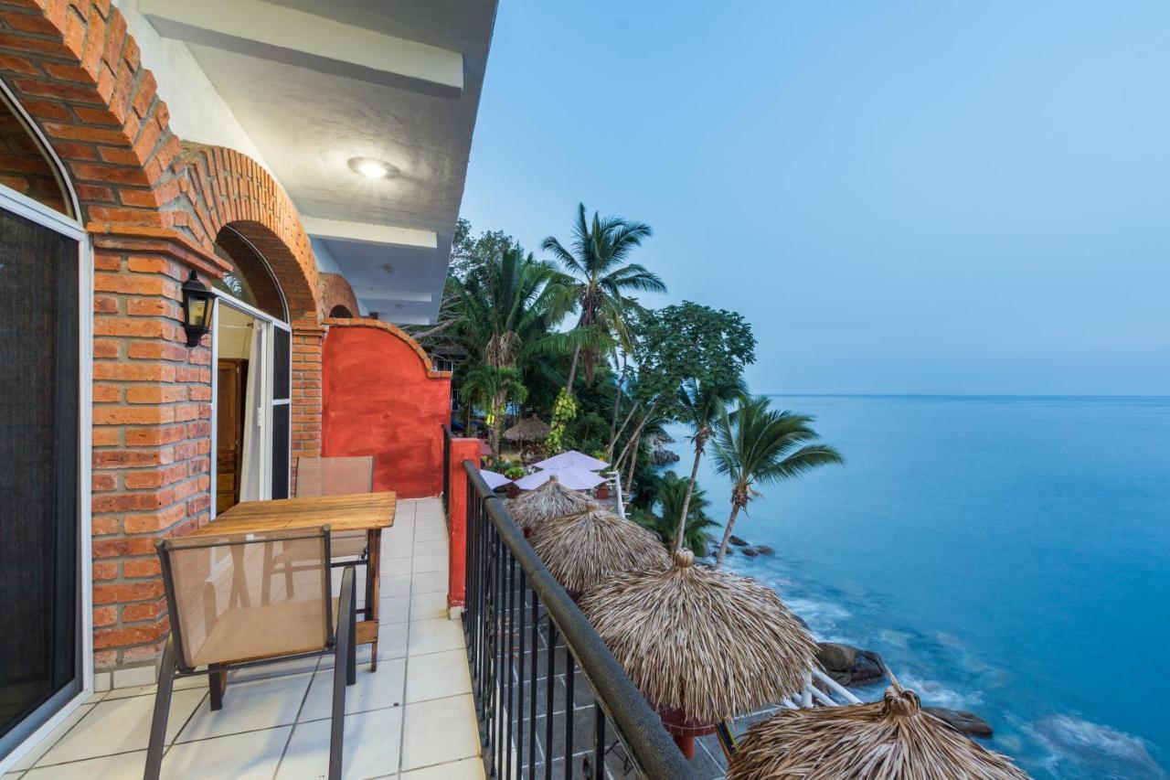 Traditional Sierra Leon Oceanfront Rooms - Adults Only بويرتو فالارتا المظهر الخارجي الصورة